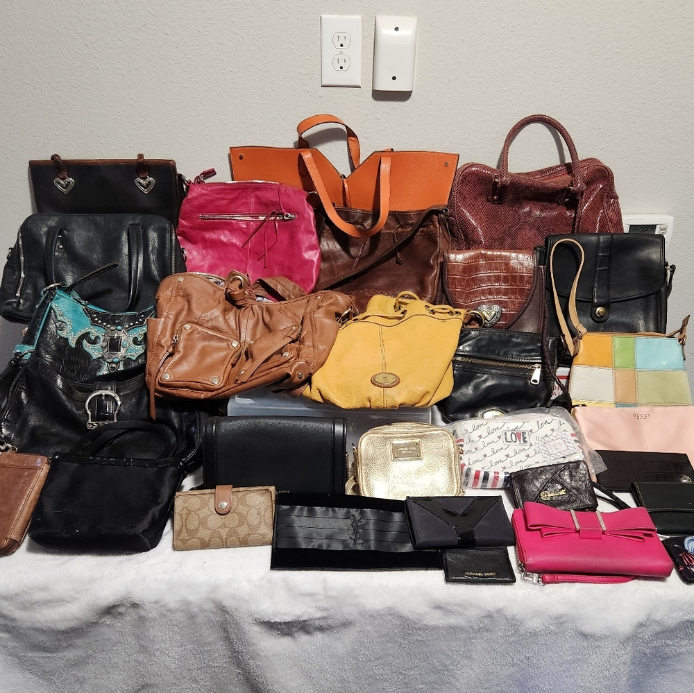 Amazing purses Sunday 10/6 at 7 PM. Some Hidden gems too, come and see!